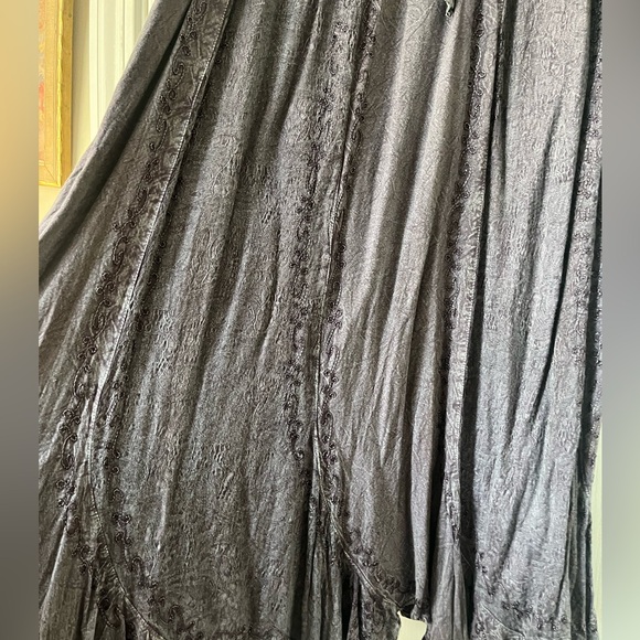 Elegant Purple Women's Skirt - Picture 2 of 3